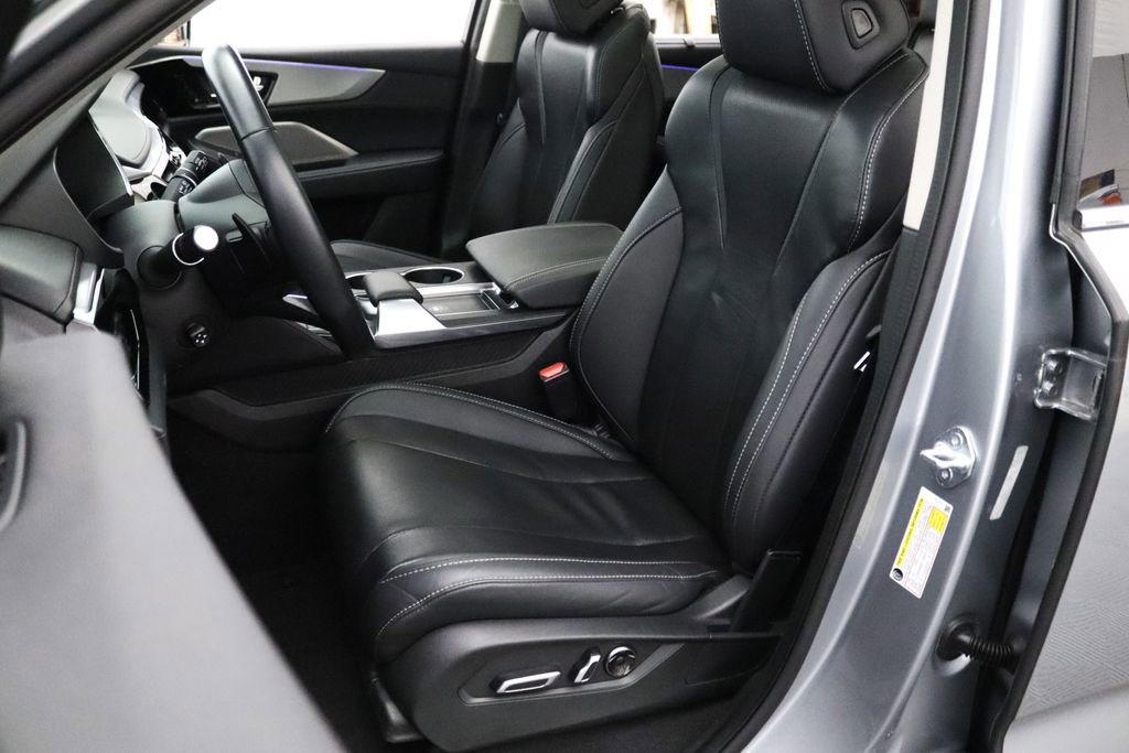 Used 2023 Acura MDX SH-AWD w/ Technology Package image 2