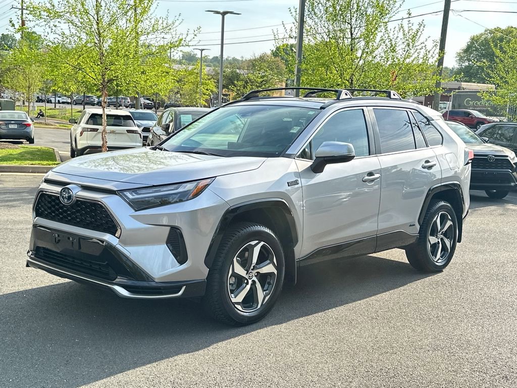 Used 2022 Toyota RAV4 SE w/ Weather & Moonroof Package image 2