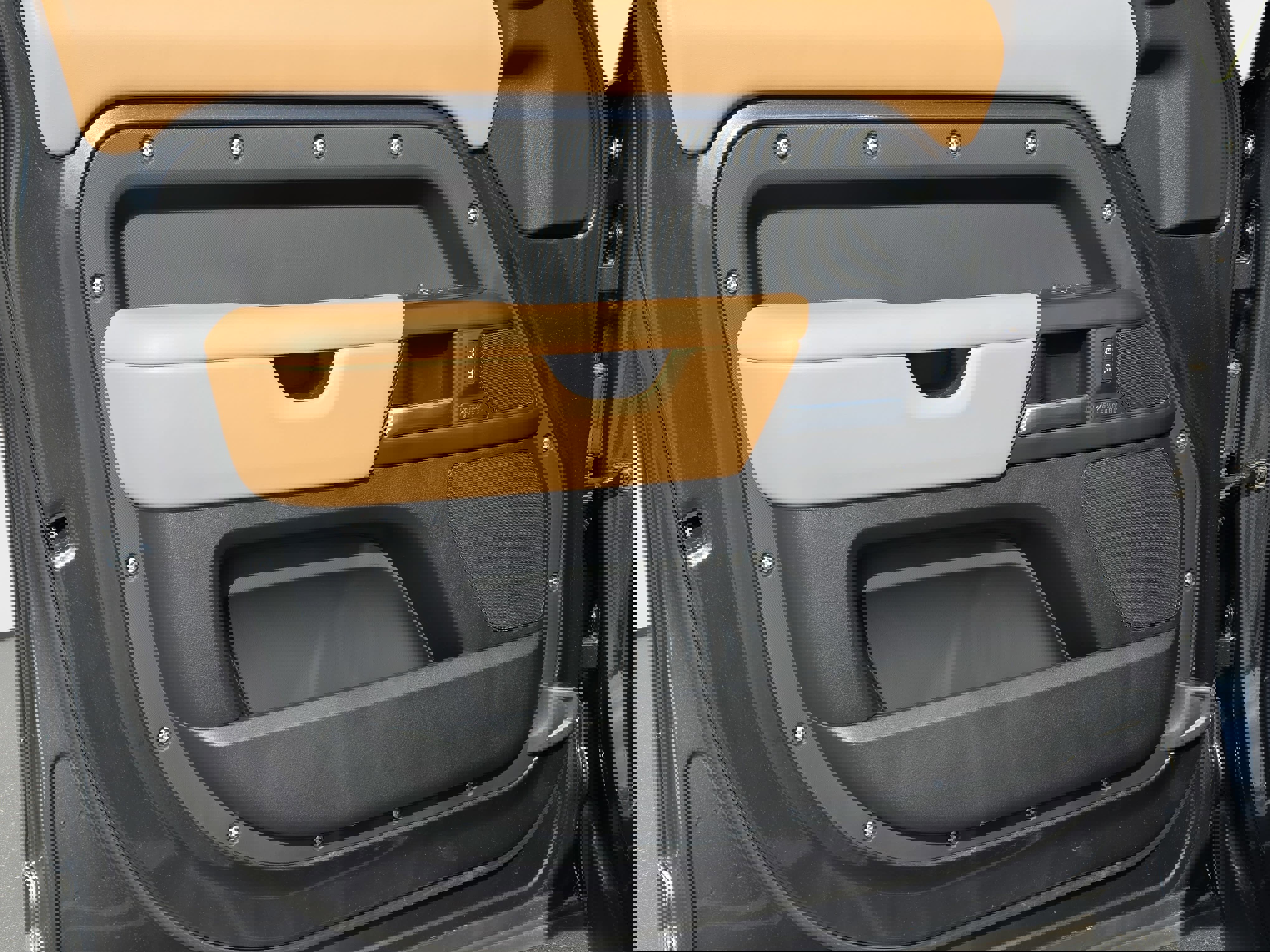 Certified 2025 Land Rover Defender 110 X-Dynamic SE image 26