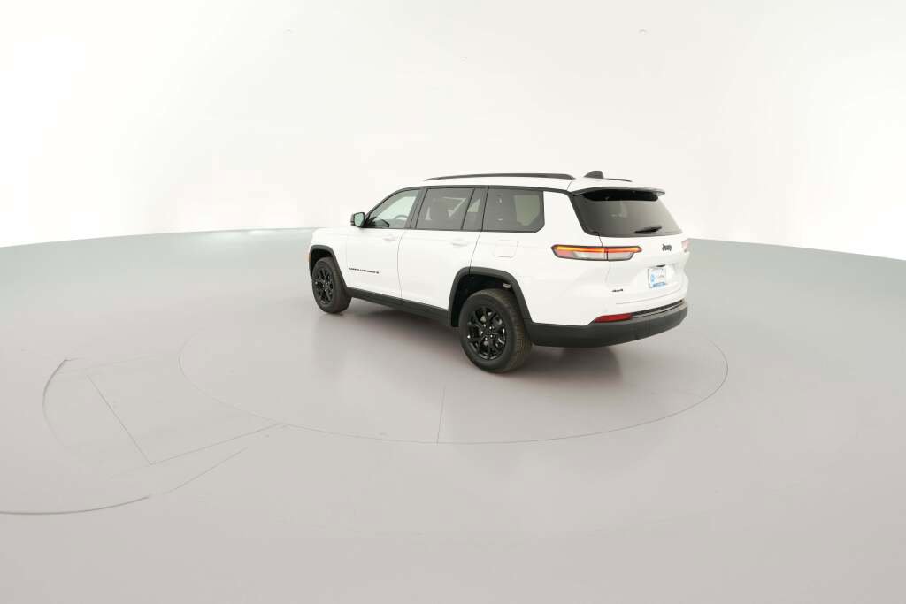 New 2025 Jeep Grand Cherokee L Laredo image 8
