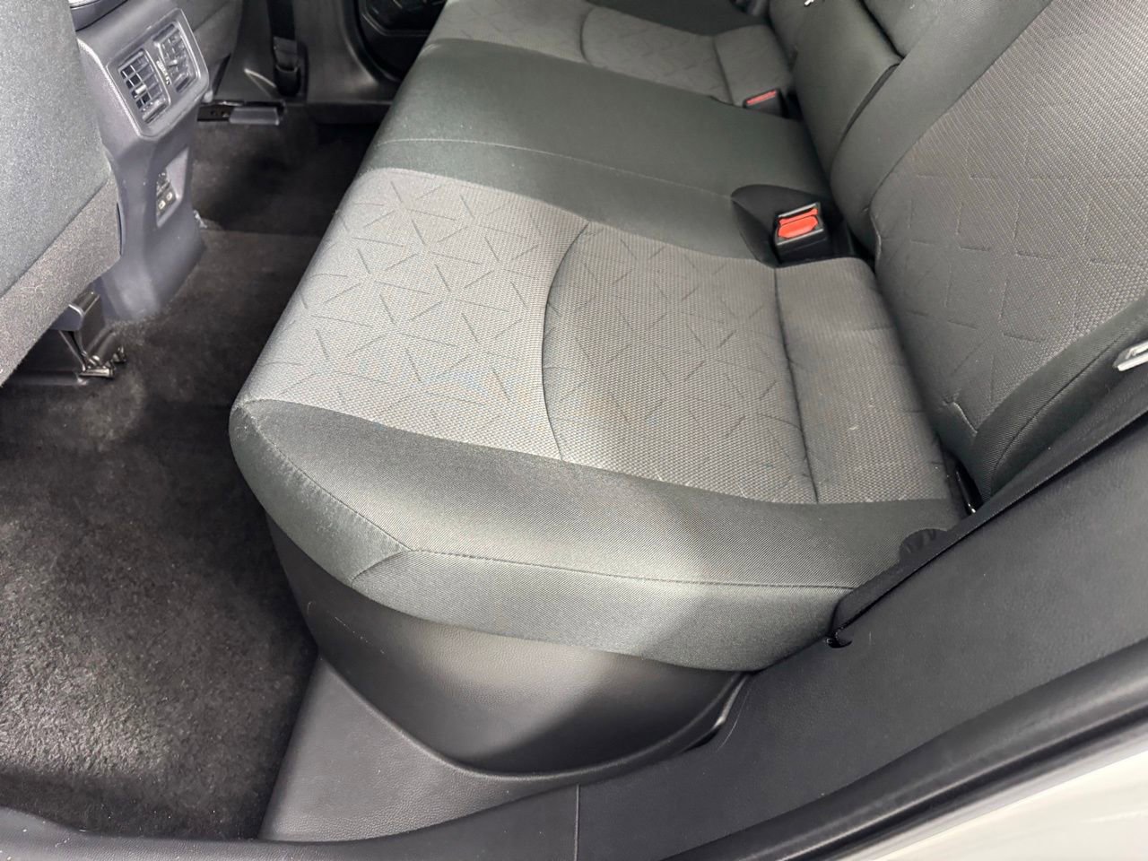 Used 2025 Toyota RAV4 XLE AWD/4WD image 26
