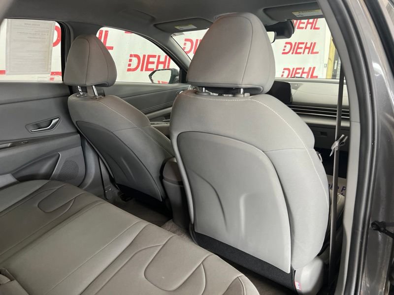 Used 2023 Hyundai Elantra SEL w/ Convenience Package FWD image 11