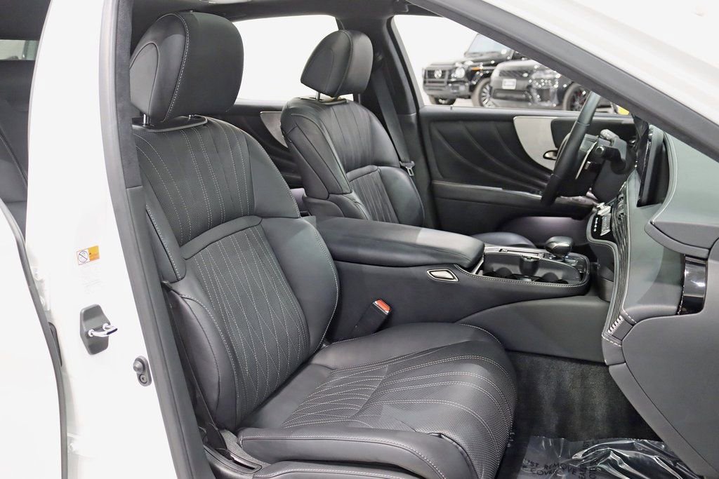 Used 2022 Lexus LS 500h AWD w/ Luxury Package image 32