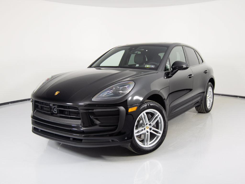 Certified 2026 Porsche Macan AWD/4WD image 11