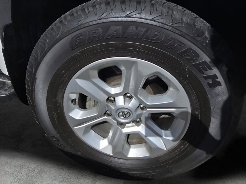 Used 2023 Toyota 4Runner SR5 AWD/4WD image 15