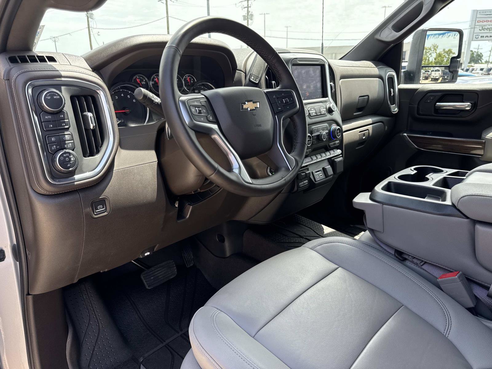 Used 2023 Chevrolet Silverado 2500 LT w/ Convenience Package image 17