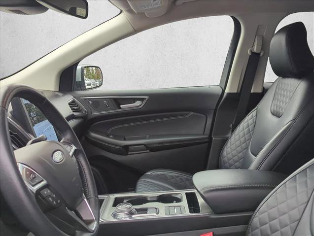 Used 2024 Ford Edge Titanium image 10