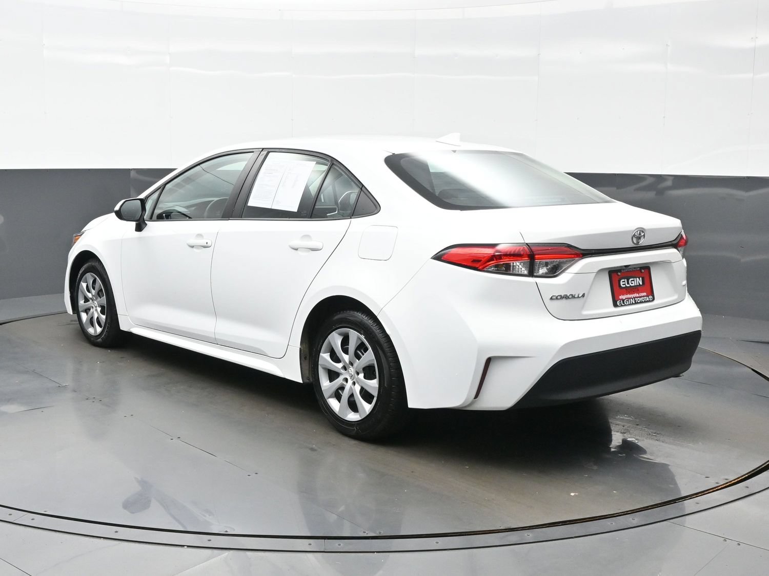 Used 2024 Toyota Corolla LE FWD image 4