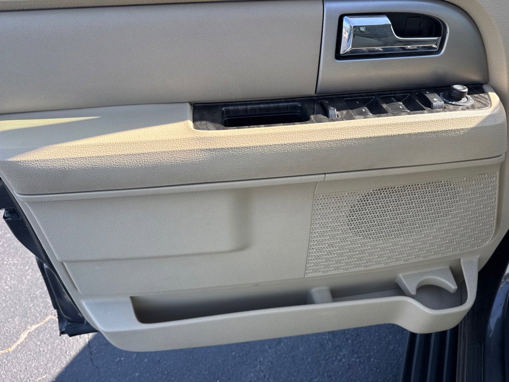 Used 2017 Ford Expedition Limited RWD image 14