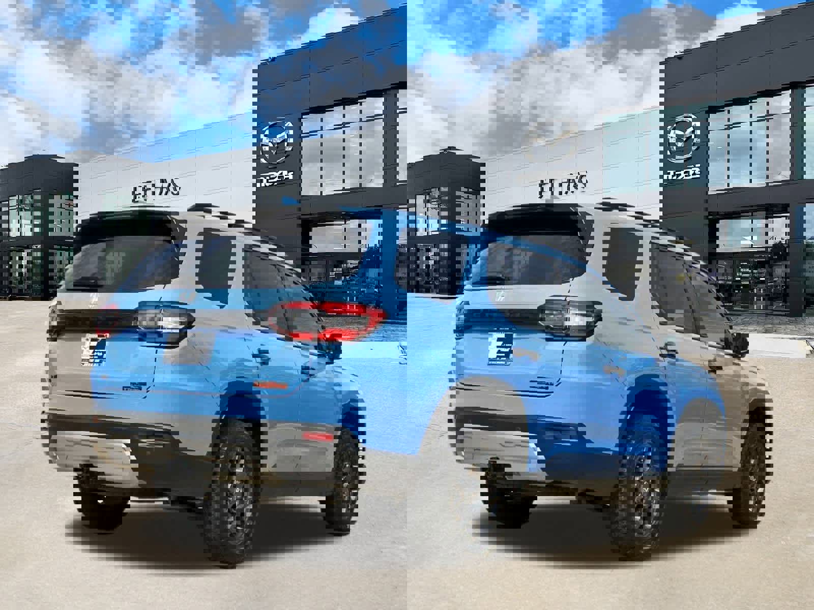 Used 2025 Honda Pilot TrailSport image 3