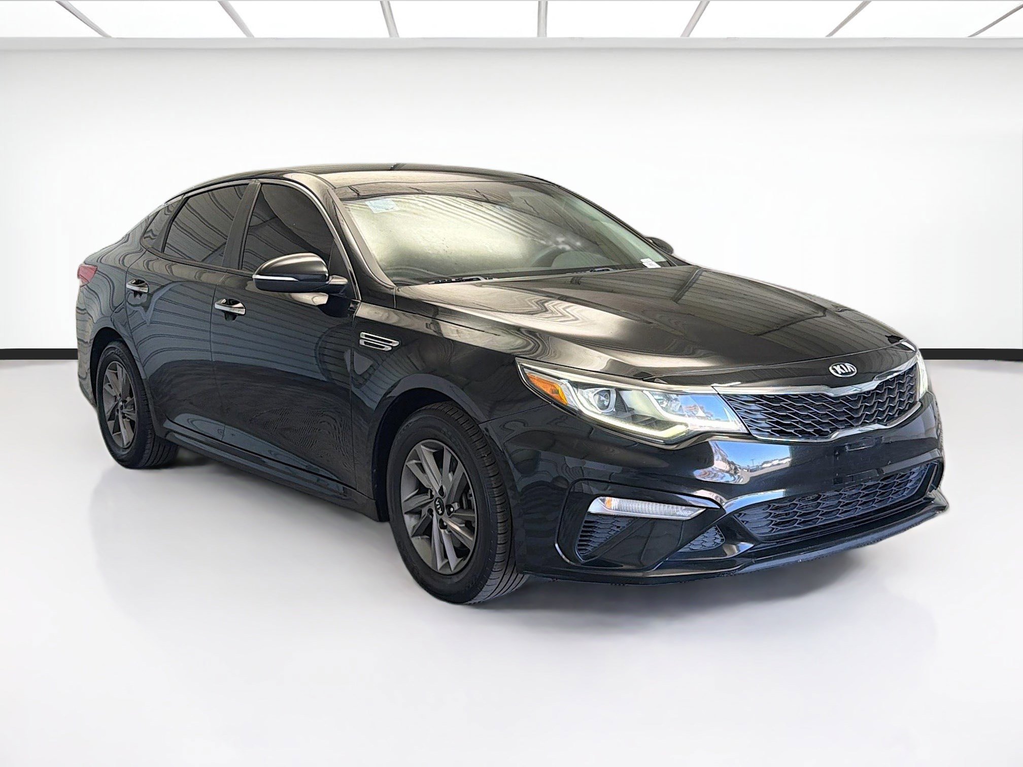 Used 2019 Kia Optima LX image 3