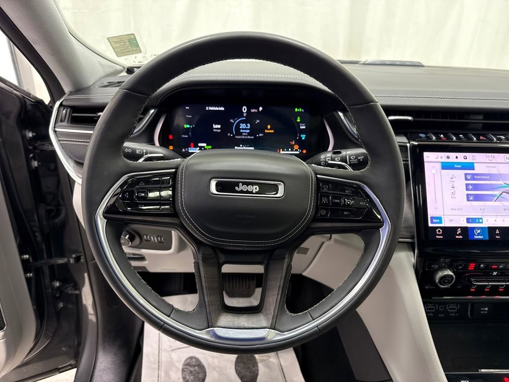 Used 2022 Jeep Grand Cherokee Overland w/ Luxury Tech Group IV image 24