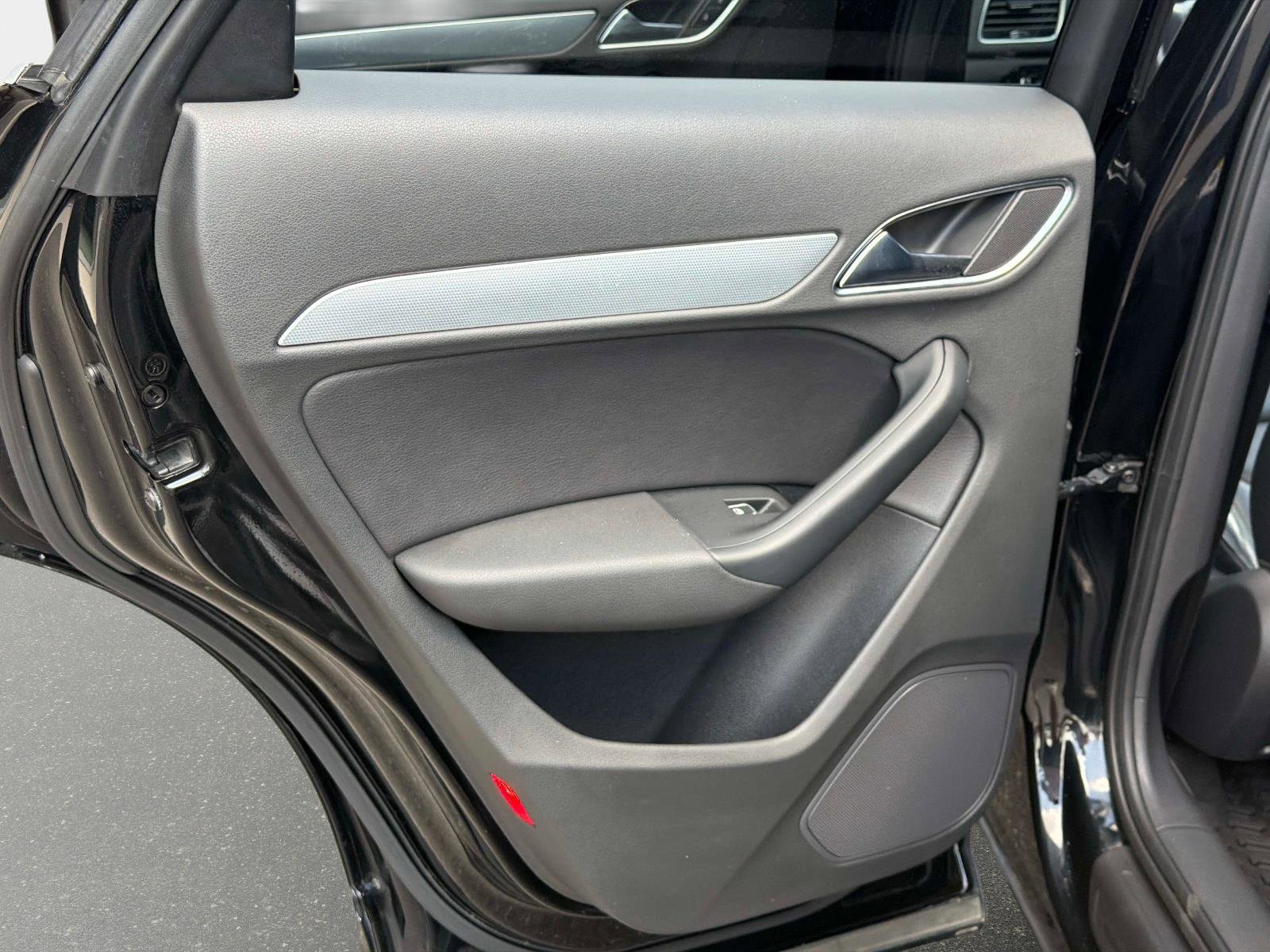 Used 2016 Audi Q3 2.0T Premium Plus w/ Technology Package image 12