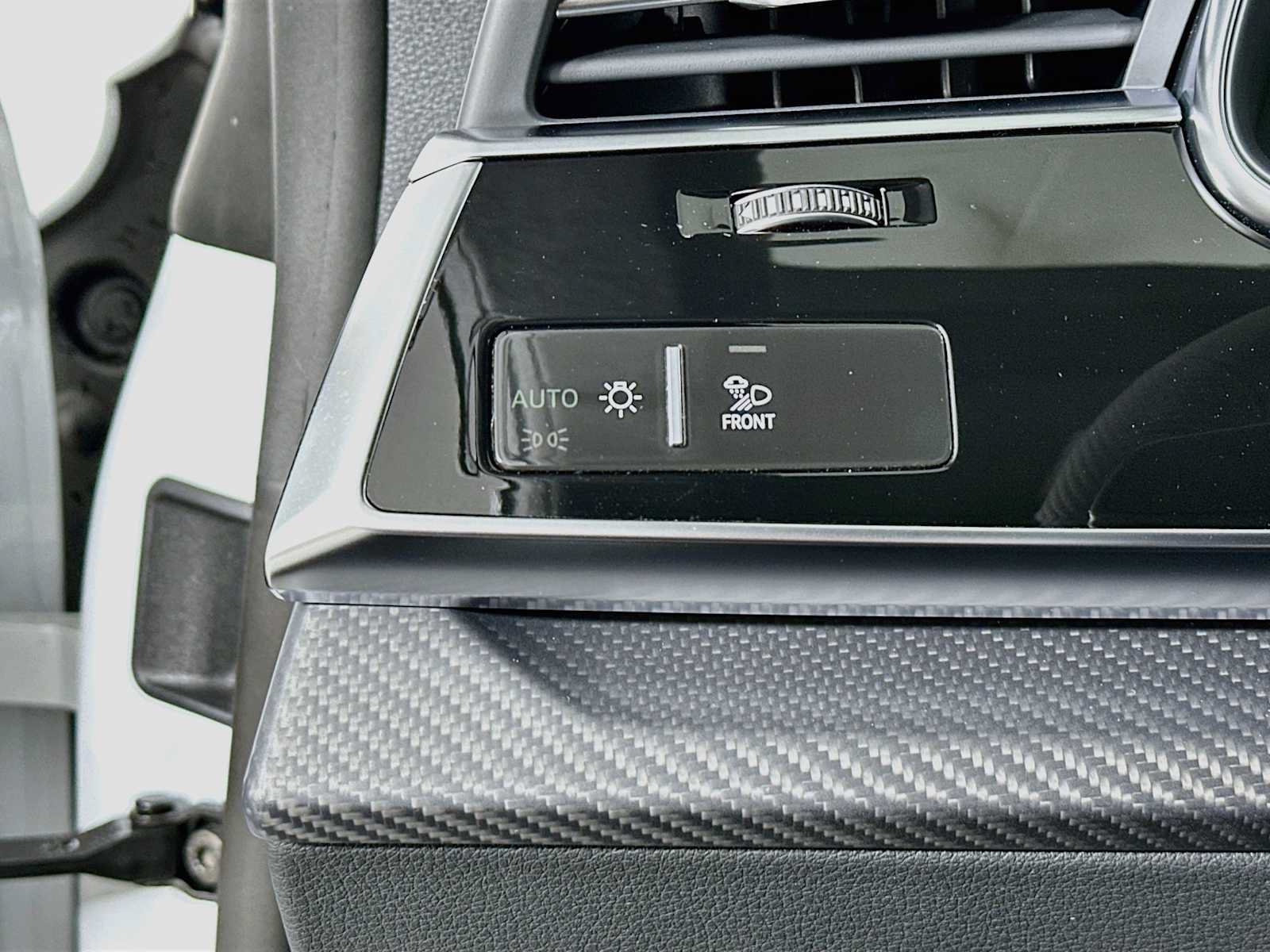 New 2026 Audi SQ8 Prestige AWD/4WD image 10