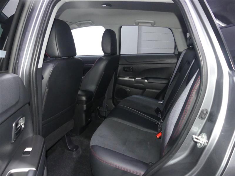 Used 2025 Mitsubishi Outlander Sport SE image 27