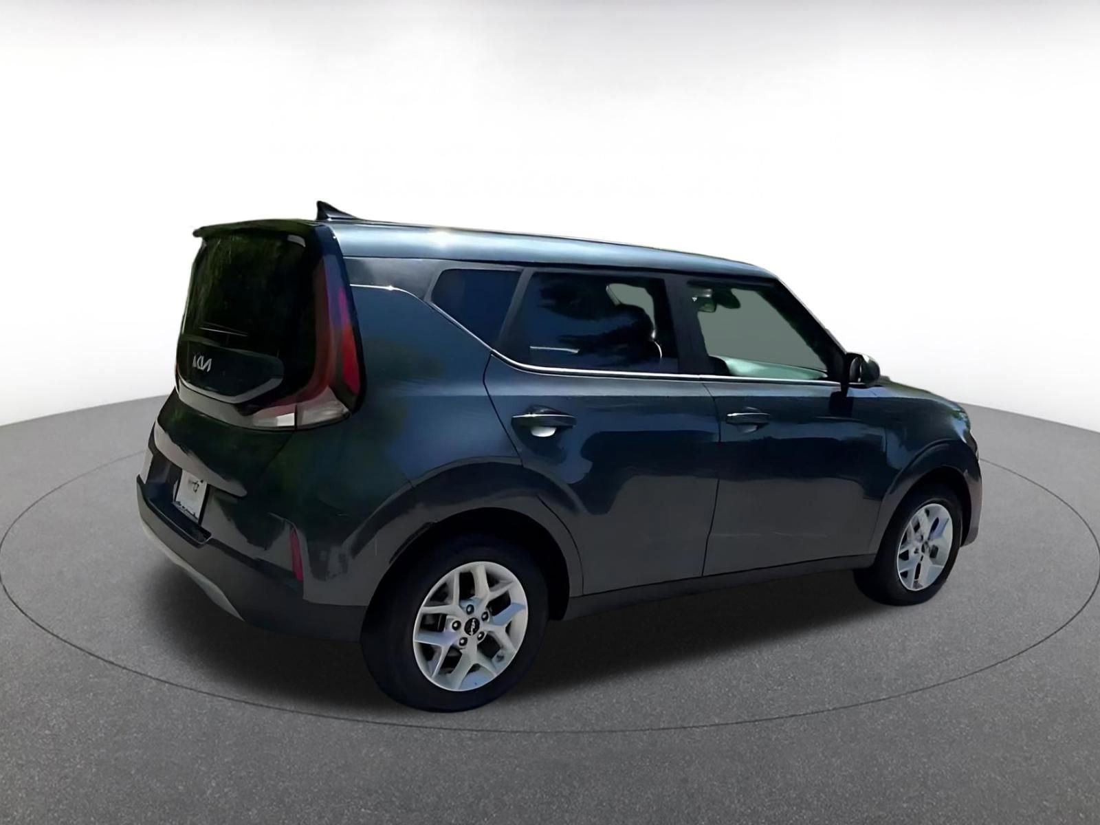 Used 2025 Kia Soul LX w/ LX Technology Package image 14