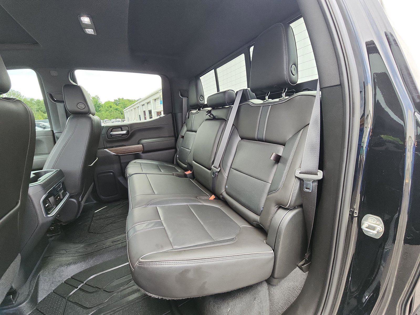 Used 2019 Chevrolet Silverado 1500 High Country w/ Technology Package AWD/4WD image 23