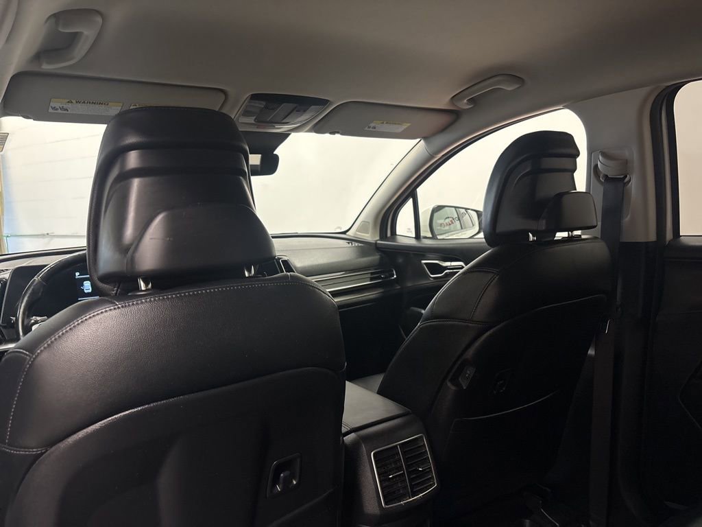 Used 2023 Kia Sportage EX image 15