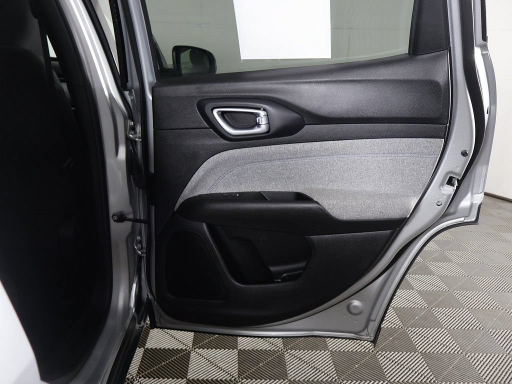 Used 2025 Jeep Compass Sport AWD/4WD image 22