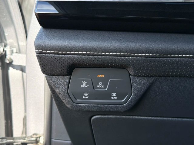Used 2026 Volkswagen Atlas Cross Sport SE FWD image 28