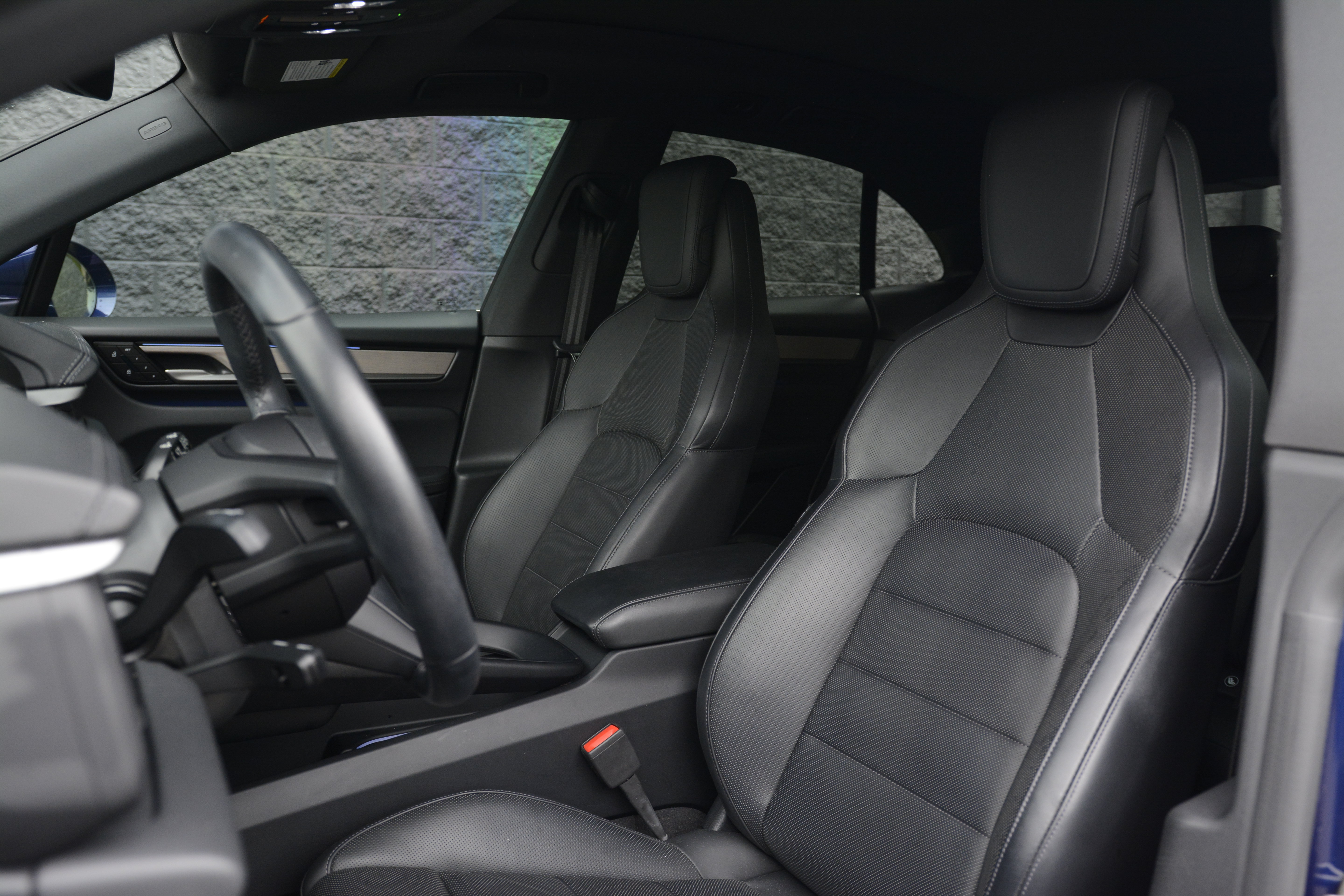 Certified 2024 Porsche Macan 4 Electric AWD/4WD image 5