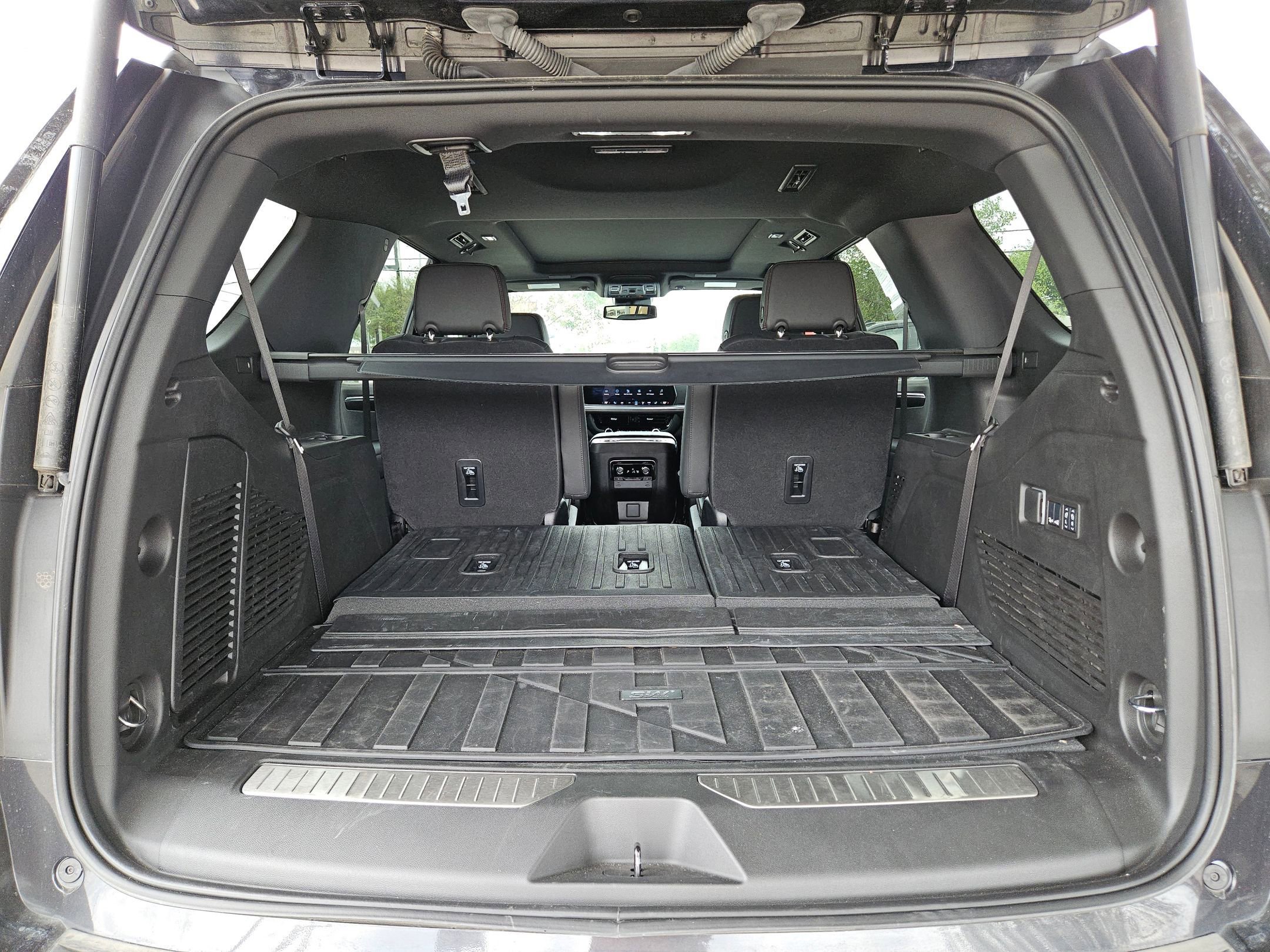 Used 2025 Chevrolet Tahoe RST w/ RST Capability Package image 24