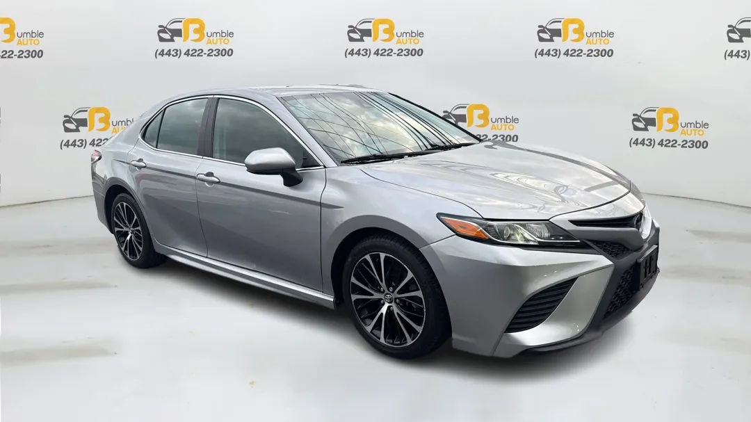 Used 2020 Toyota Camry SE FWD image 3