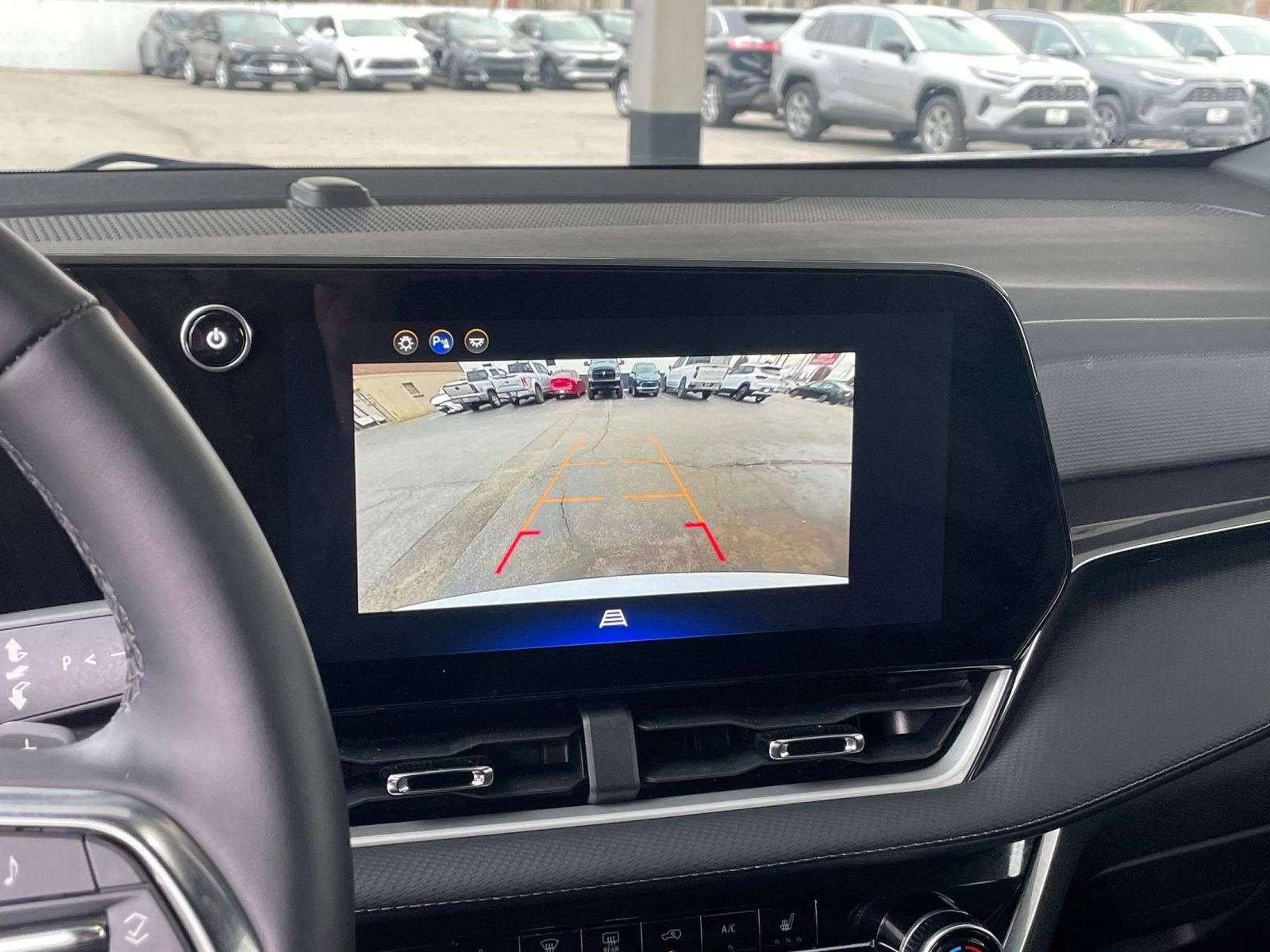 Used 2025 Chevrolet Equinox LT image 17