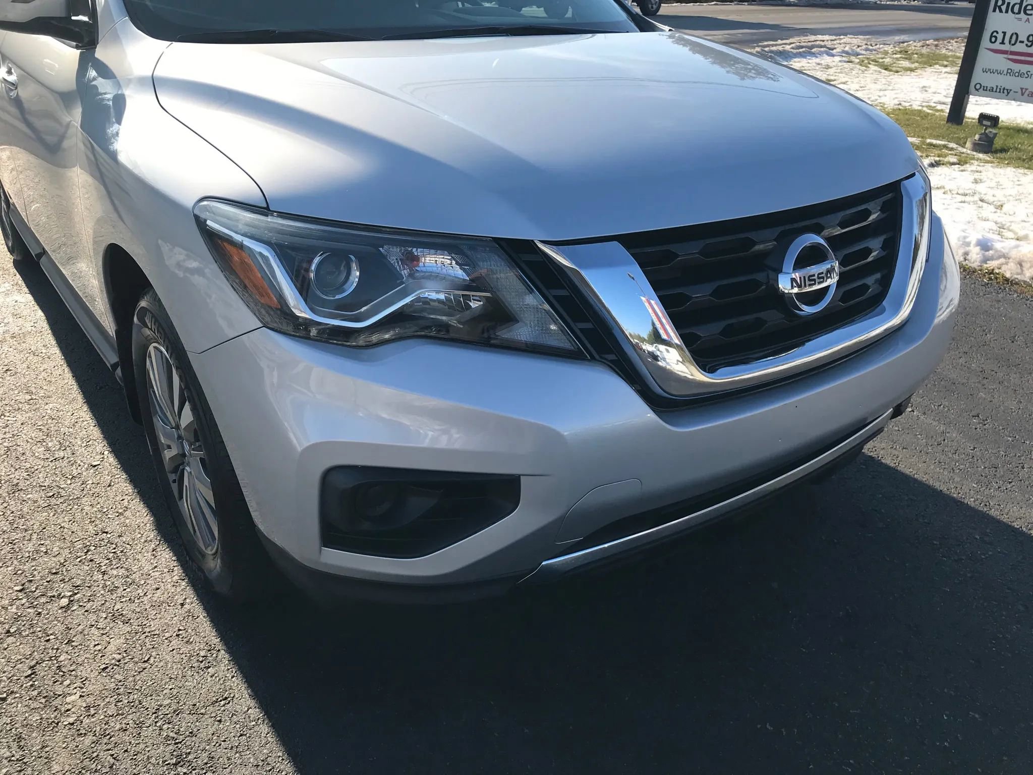 Used 2020 Nissan Pathfinder S image 56