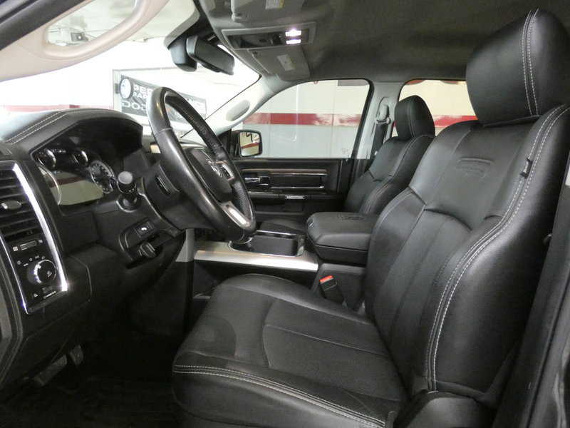 Used 2019 RAM 1500 Laramie AWD/4WD image 12