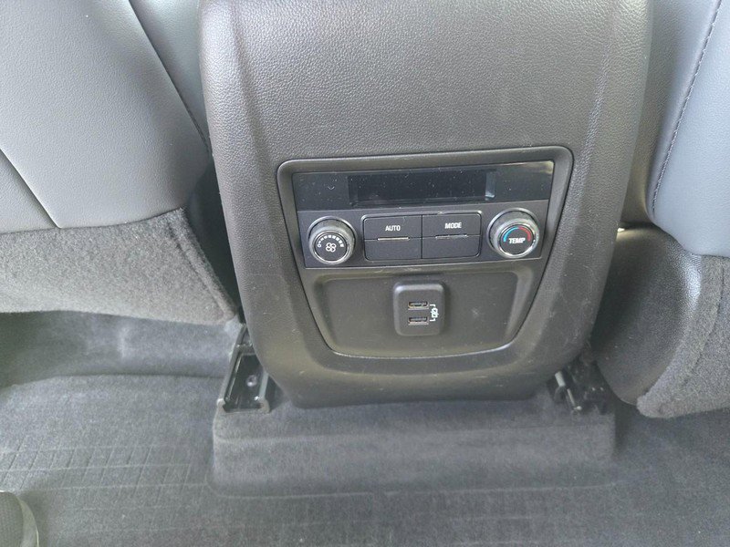 Used 2024 Buick Enclave Essence w/ Experience Buick Package FWD image 17