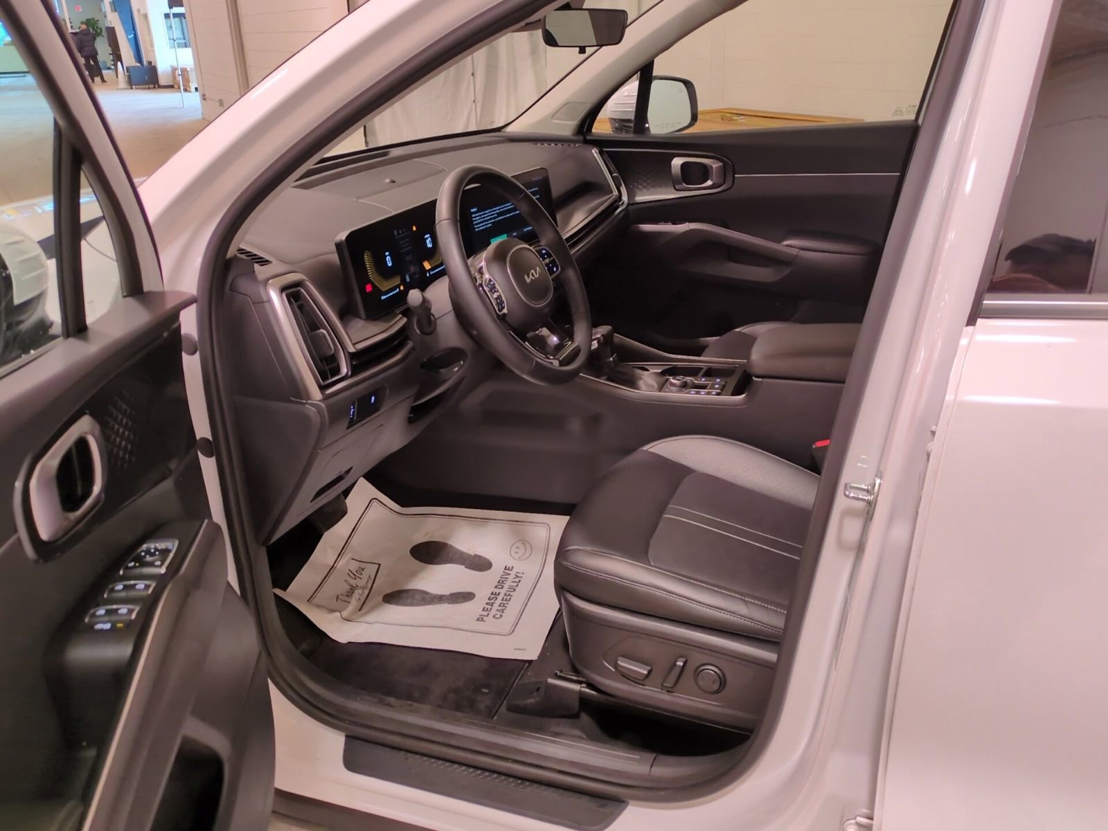 Certified 2025 Kia Sorento S AWD/4WD image 16