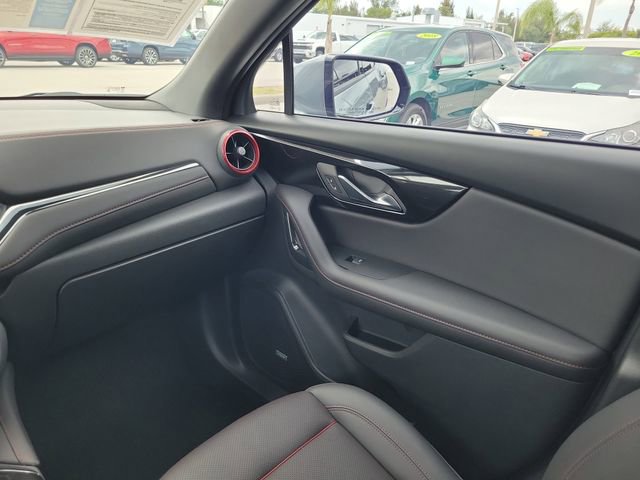 Certified 2025 Chevrolet Blazer RS w/ Driver Confidence II Package FWD image 12