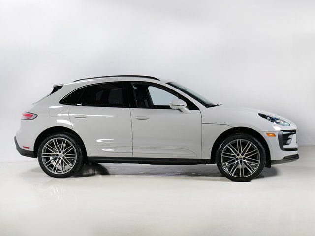 Certified 2026 Porsche Macan AWD/4WD image 8
