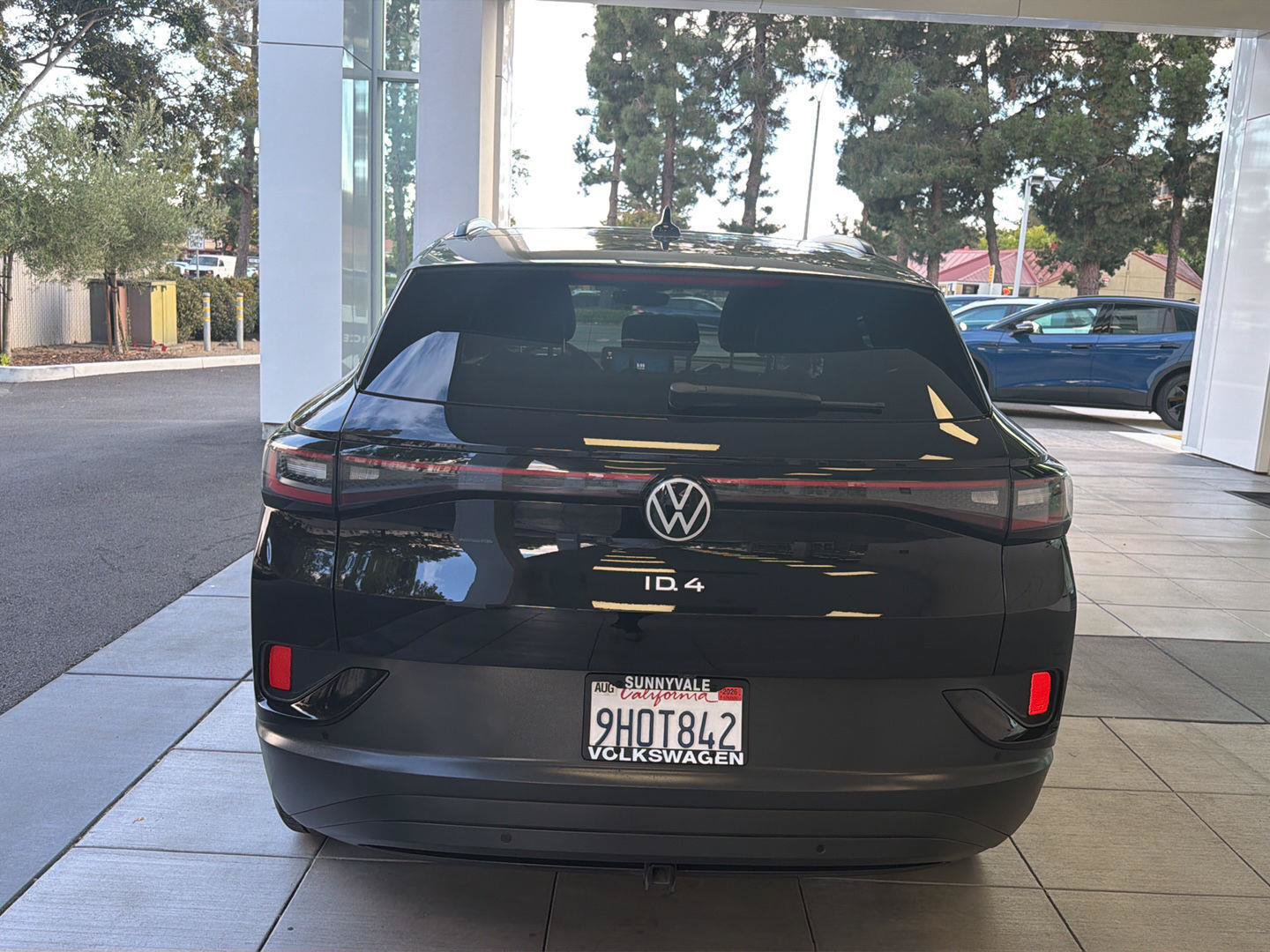 Used 2023 Volkswagen ID.4 Pro S AWD/4WD image 4