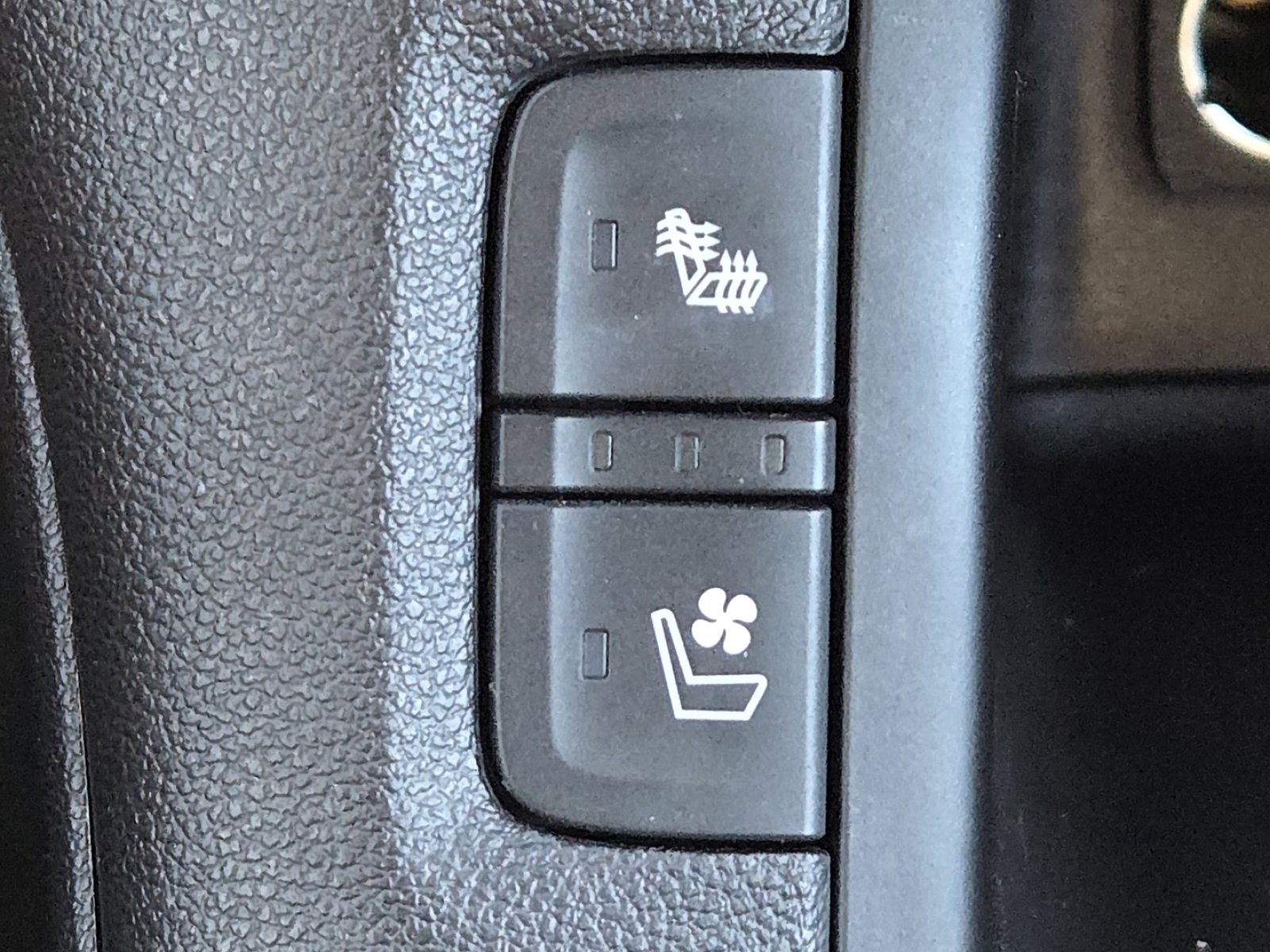 Used 2018 GMC Acadia Denali w/ Technology Package image 8