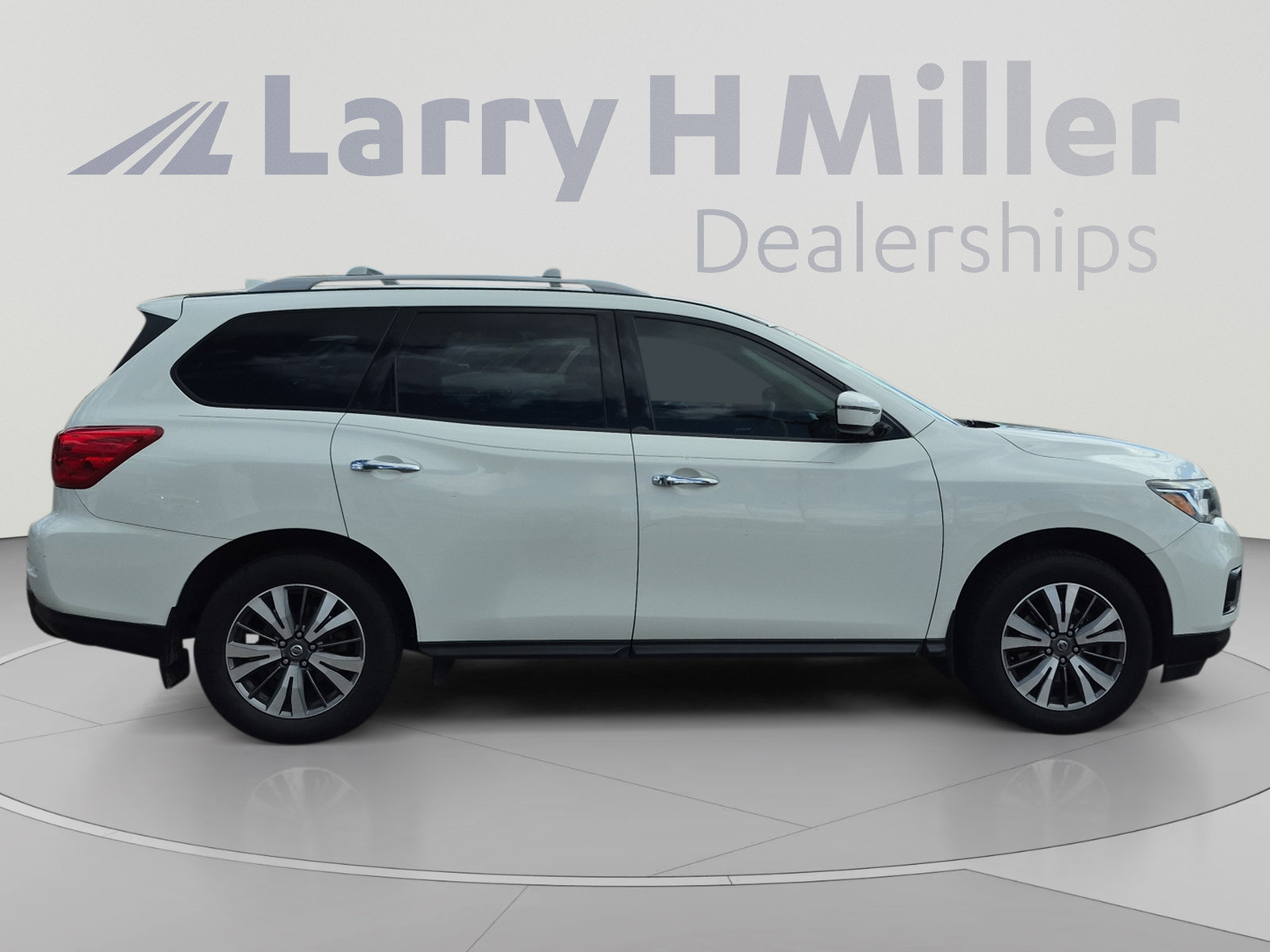 Used 2020 Nissan Pathfinder S FWD image 6