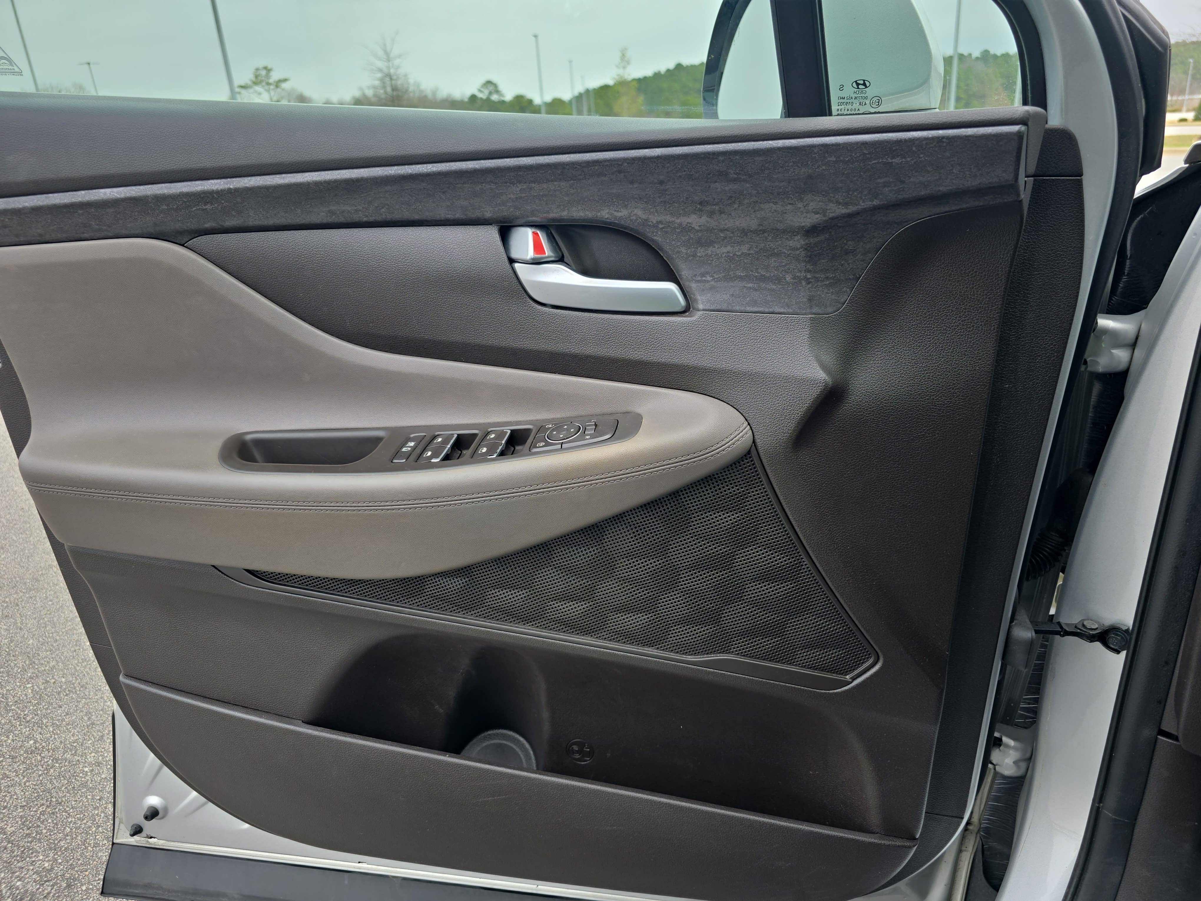 Used 2019 Hyundai Santa Fe SEL image 26