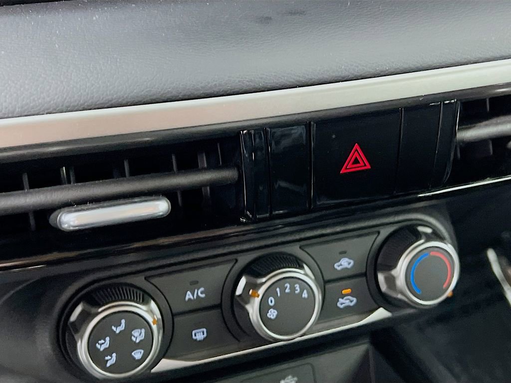 Used 2025 Nissan Kicks S image 14