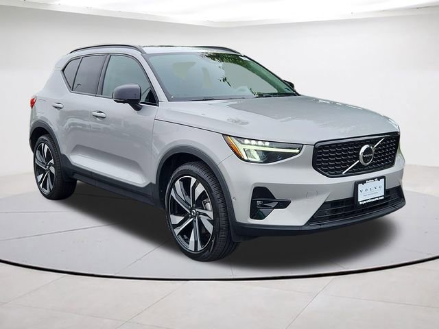 Certified 2023 Volvo XC40 B5 Plus w/ Protection Package Premier AWD/4WD image 1