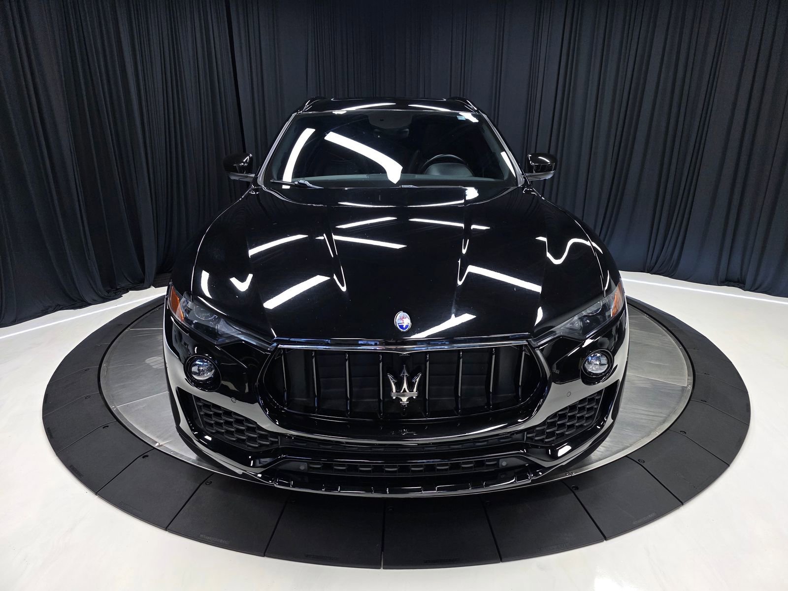Used 2018 Maserati Levante GranSport AWD/4WD image 6