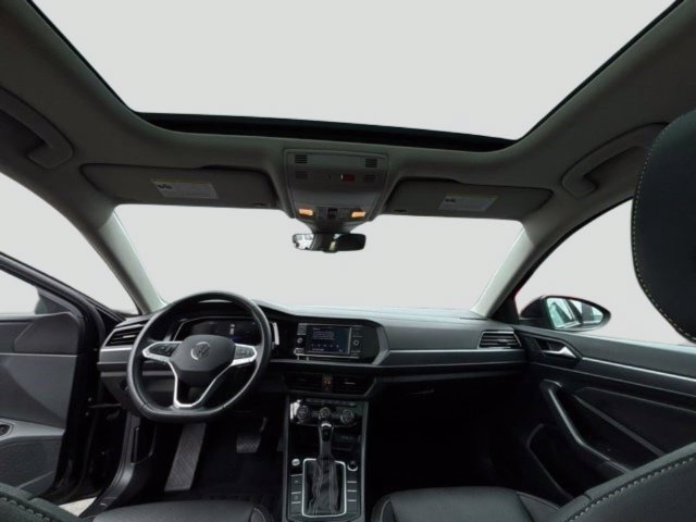 Used 2024 Volkswagen Jetta SE FWD image 39