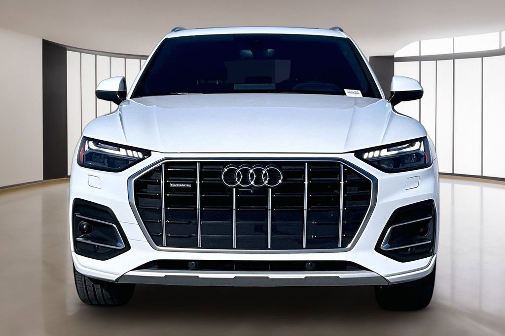 Used 2021 Audi Q5 Prestige w/ Prestige Package image 2