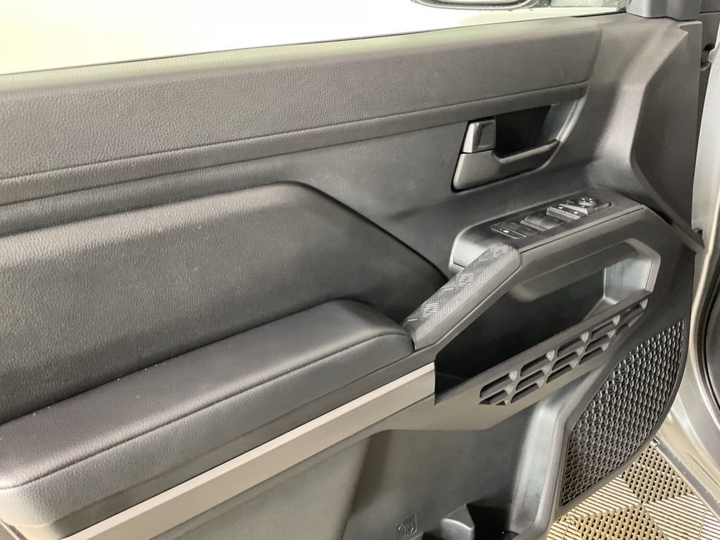 Used 2025 Toyota Tacoma SR5 image 15