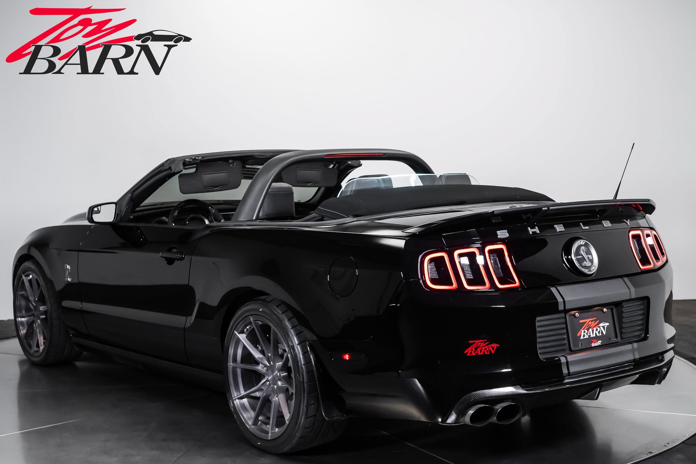 Used 2014 Ford Mustang Shelby GT500 w/ Equipment Group 821A RWD image 3