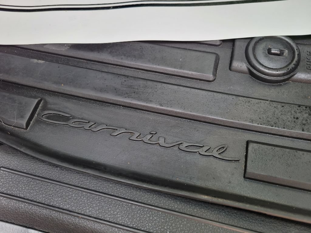 Used 2023 Kia Carnival SX Prestige FWD image 24