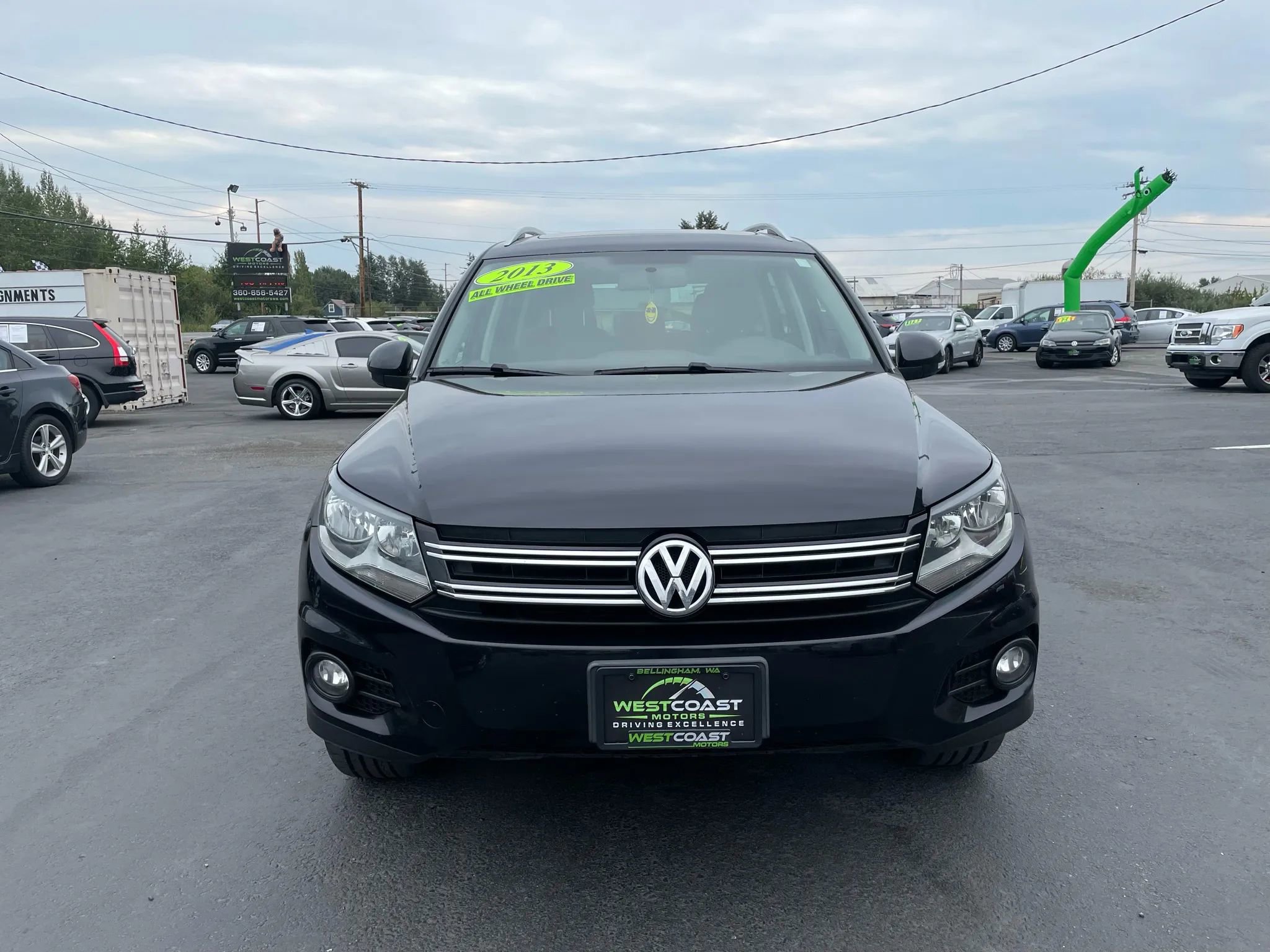 Used 2013 Volkswagen Tiguan S image 2