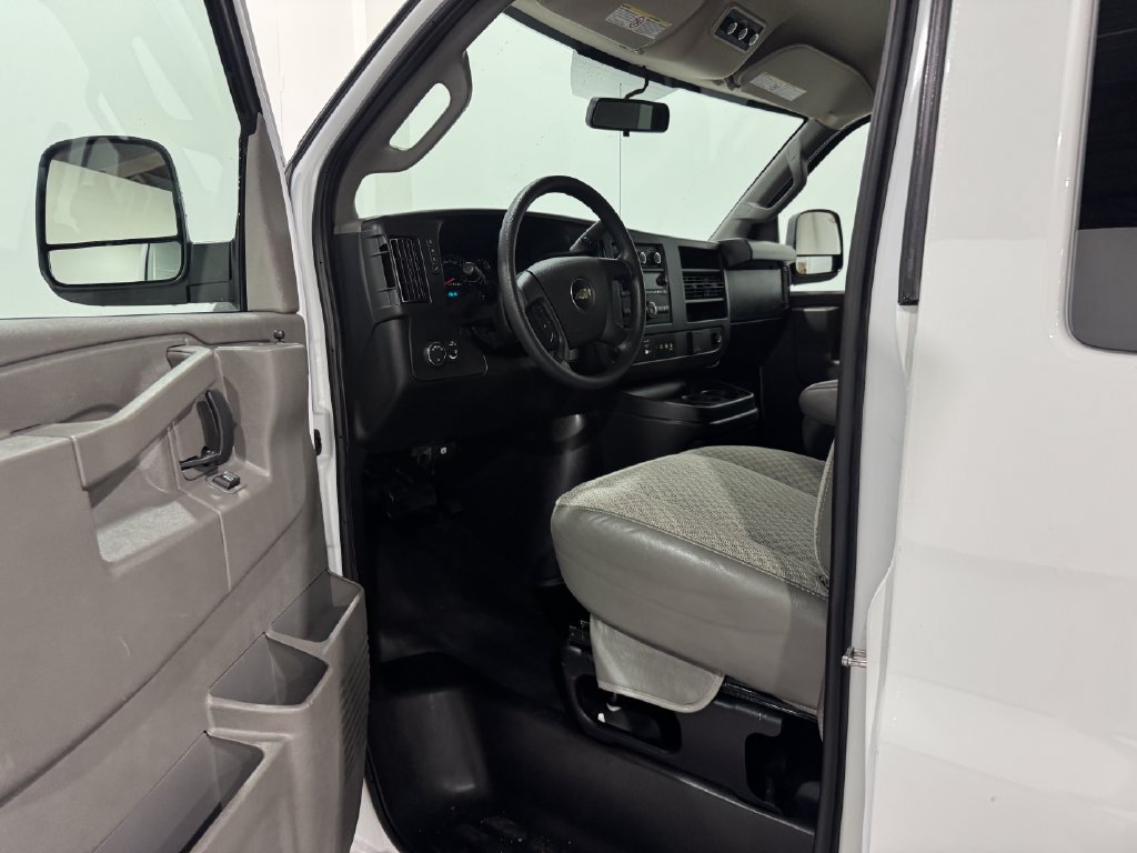Used 2023 Chevrolet Express 3500 LS RWD image 13