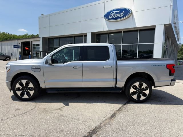 Used 2022 Ford F150 Lightning Platinum AWD/4WD image 4