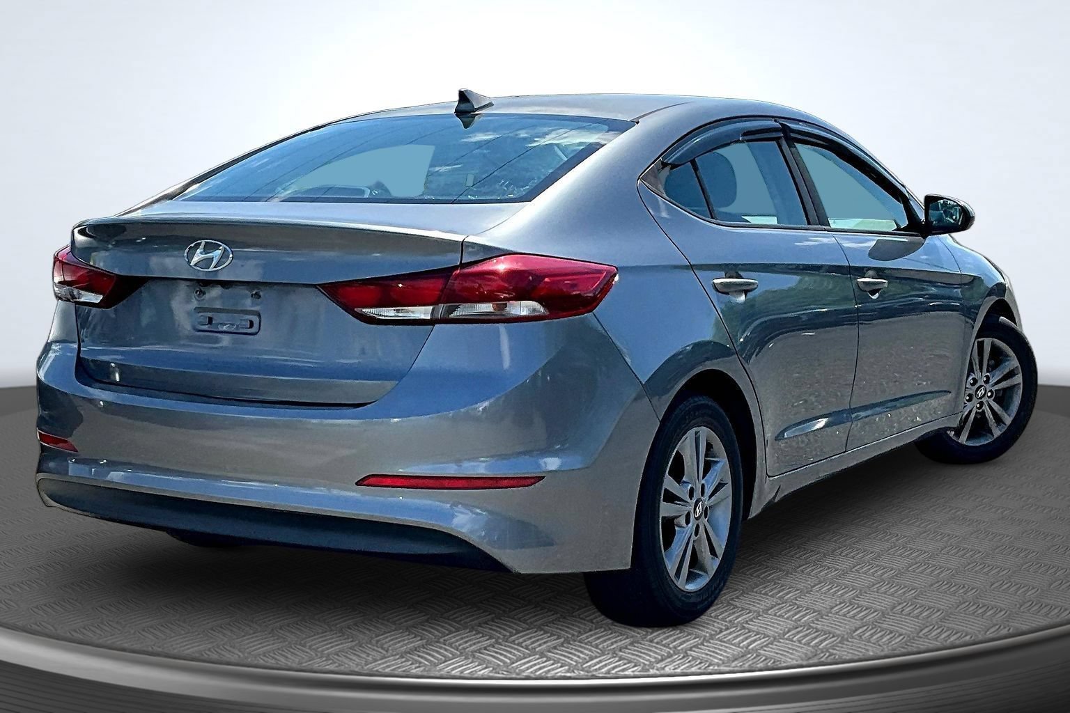 Used 2018 Hyundai Elantra SEL w/ Cargo Package FWD image 6